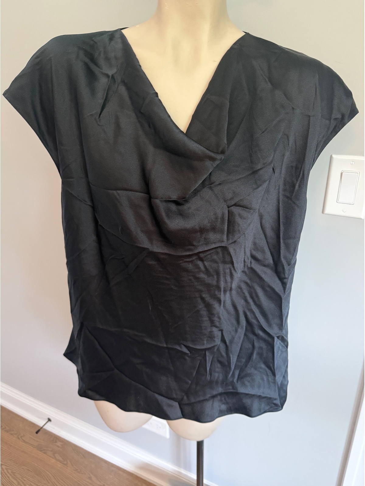 Vince Black Silk Short Sleeve Blouse Large